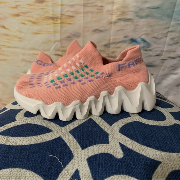 Toddler Slip-On Knit Sneakers - Picture 3 of 9